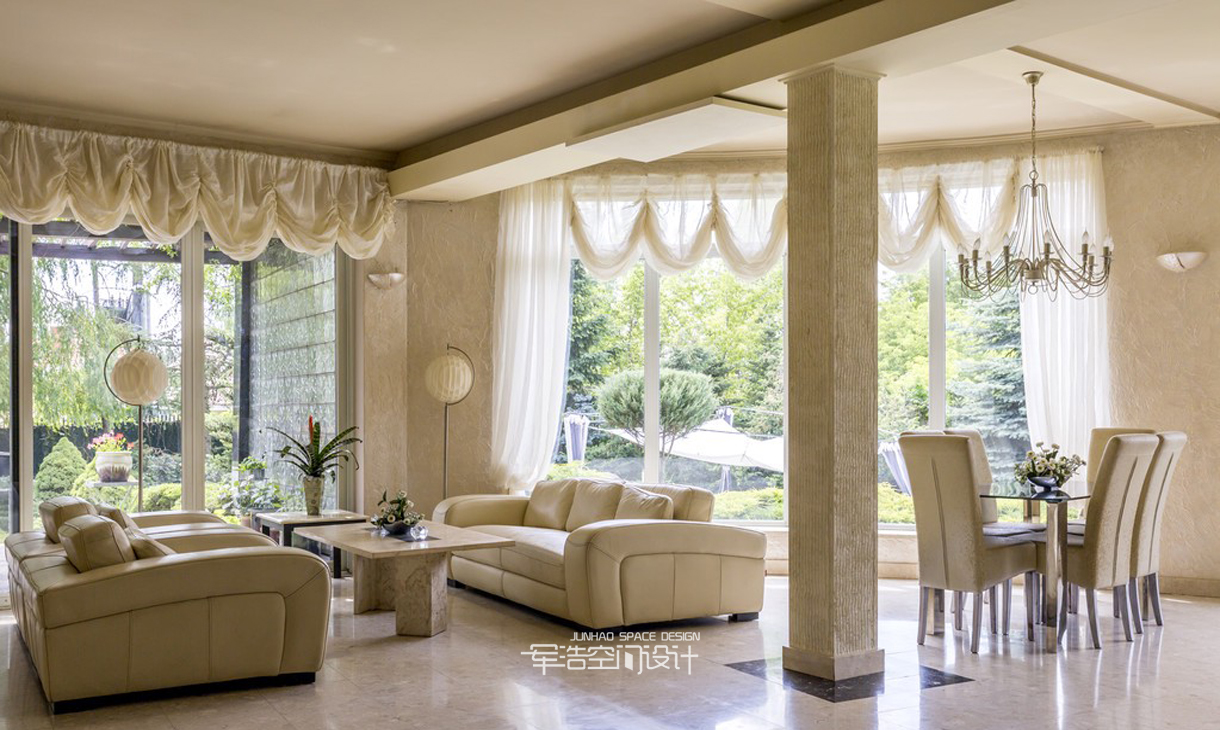 歌劇院式包廂大陽(yáng)臺(tái)